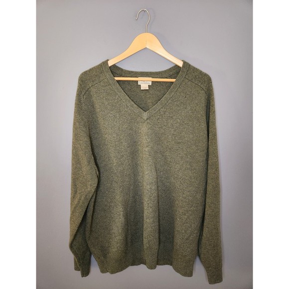 L.L. Bean Sweater Men's XL‎ Green Long Sleeve Pullover V-Neck 100% Lamb's Wool - Picture 2 of 6